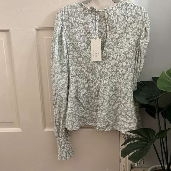 A New Day Semi-Ribbed Floral Blouse - Picture 2 of 3